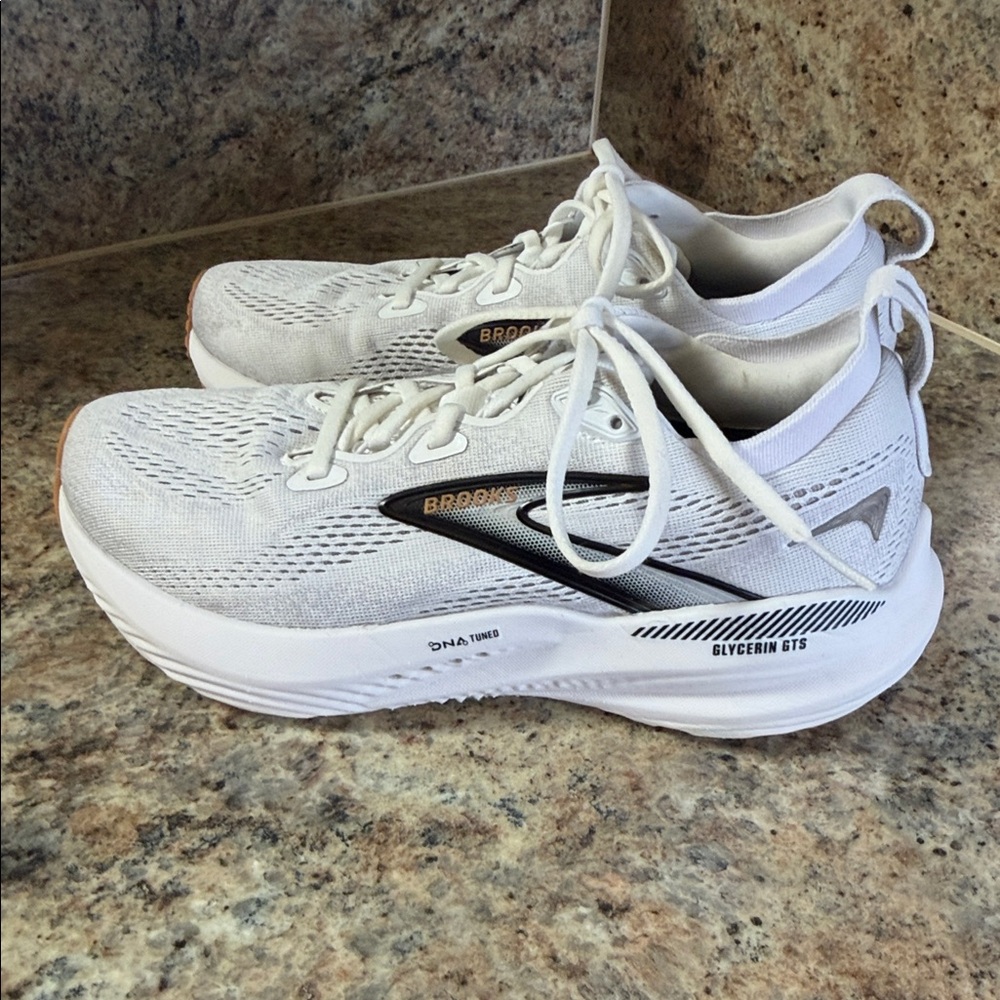 Brooks Women's White and Gray Glycerin Running Sneakers - Picture 6 of 11
